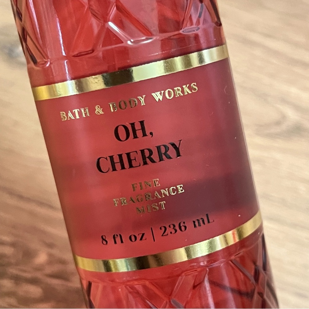 NEW Bath & Body Works OH CHERRY 2 Two Piece‎ Set Lot Full Size Fine Mist Spray - Picture 2 of 3